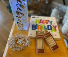 Load image into Gallery viewer, Beeswax Birthday Candles